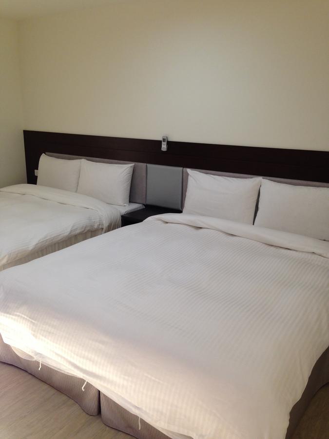 Big Bear Hotel Kaohsiung Rum bild